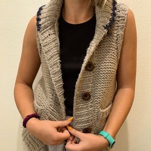 Abercrombie & Fitch knit vest